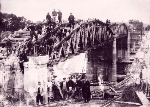 1925 -Construction du pont du Fleix - constructionpont.jpg